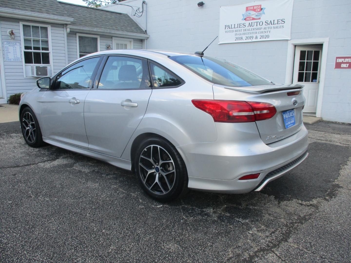 2016 SILVER Ford Focus (1FADP3F25GL) , AUTOMATIC transmission, located at 540a Delsea Drive, Sewell, NJ, 08080, (856) 589-6888, 39.752560, -75.111206 - Photo#3